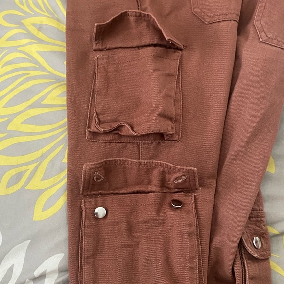 brown cargo pants - Picture 2 of 3